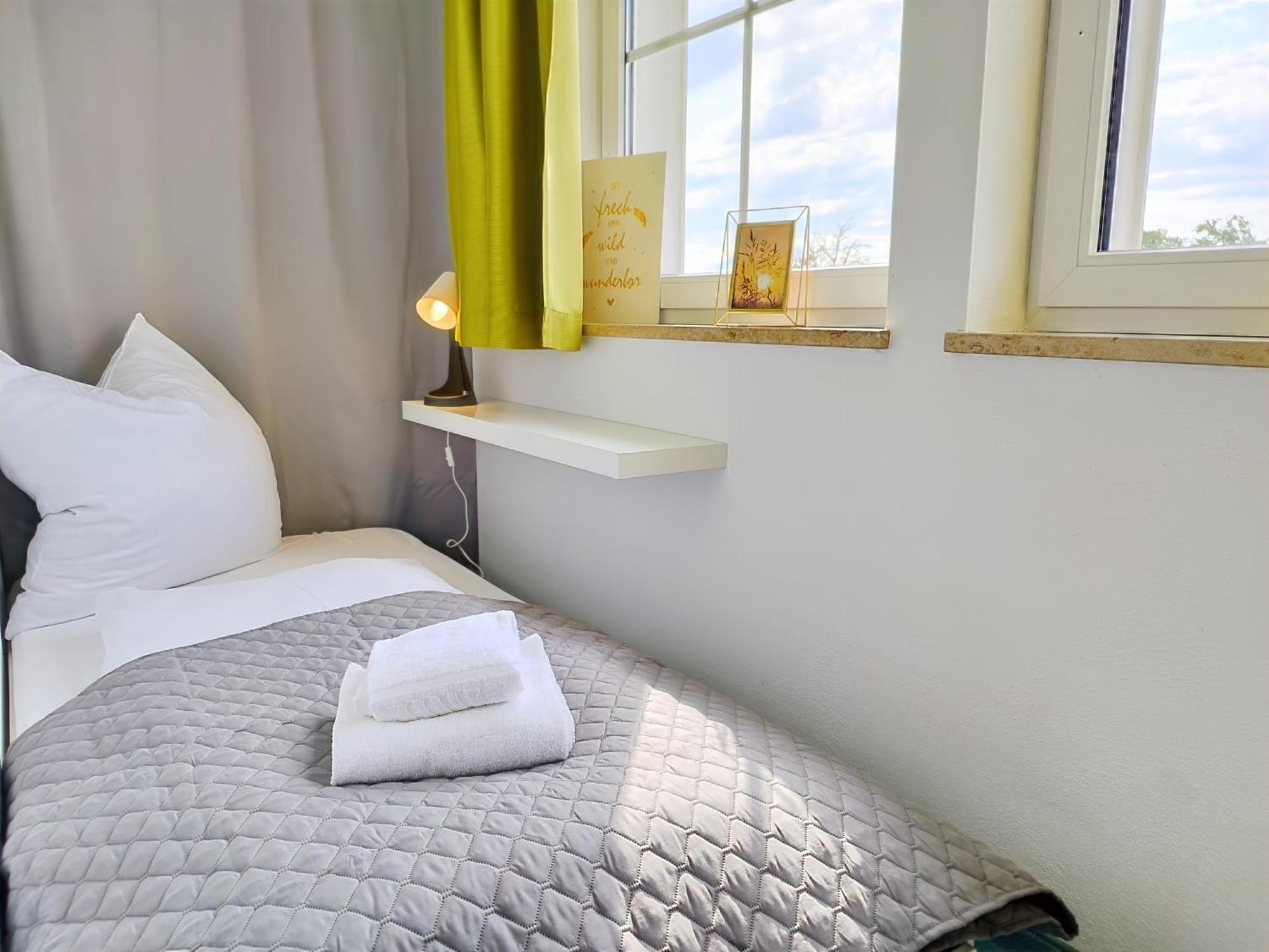 Seeblickapartment Fuer Bis Zu 12, Nuernberg & Schwabach In 30-35 Minuten Zu Erreichen, Sauna, Arbeitsplatz, Dachterrasse & Grill Spalt Buitenkant foto