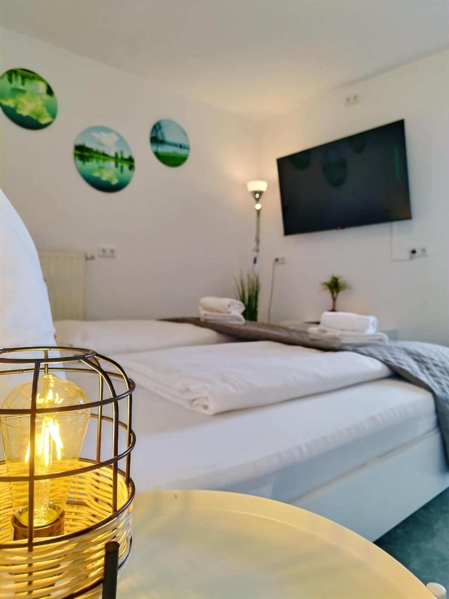 Seeblickapartment Fuer Bis Zu 12, Nuernberg & Schwabach In 30-35 Minuten Zu Erreichen, Sauna, Arbeitsplatz, Dachterrasse & Grill Spalt Buitenkant foto