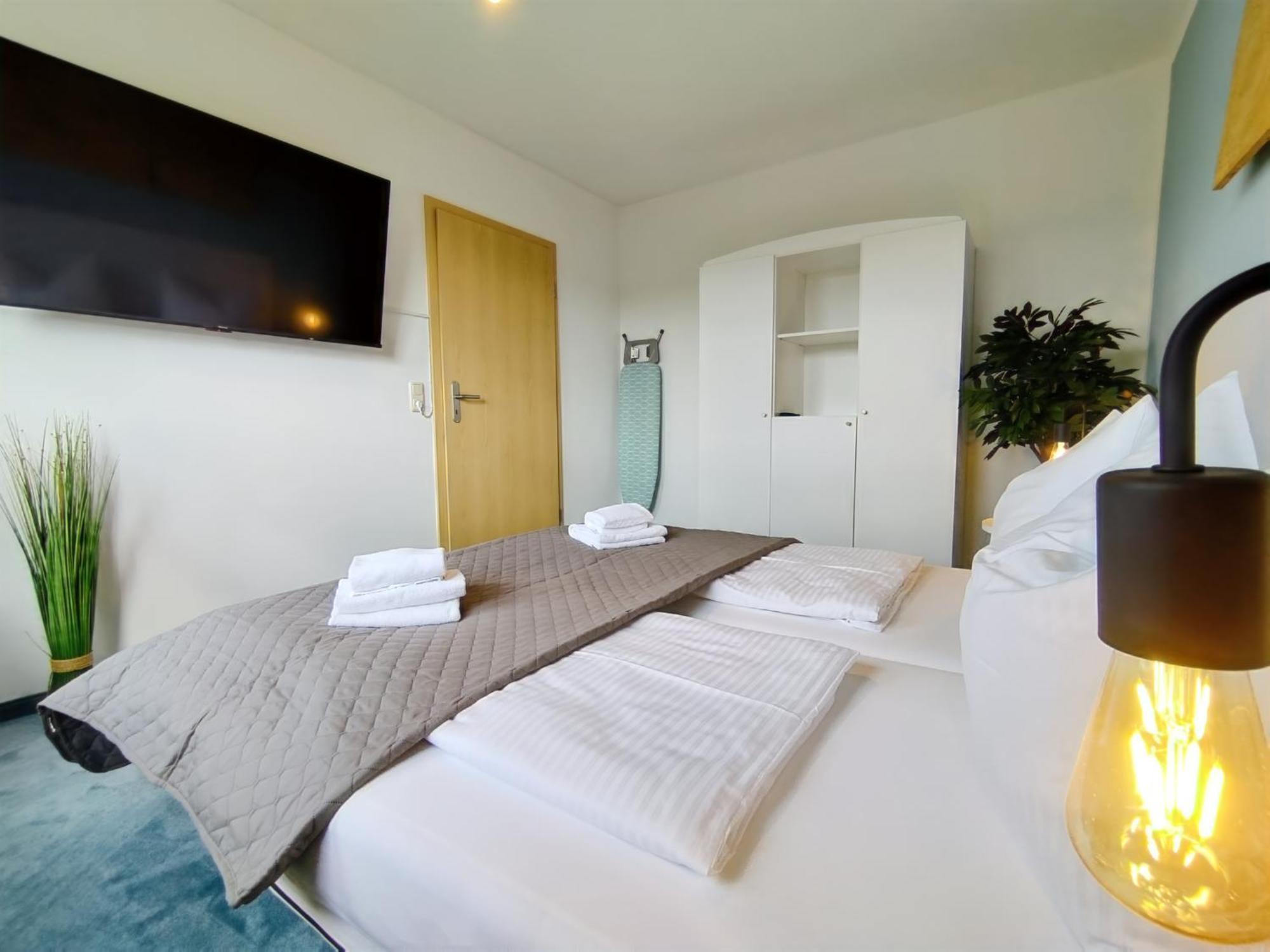 Seeblickapartment Fuer Bis Zu 12, Nuernberg & Schwabach In 30-35 Minuten Zu Erreichen, Sauna, Arbeitsplatz, Dachterrasse & Grill Spalt Buitenkant foto